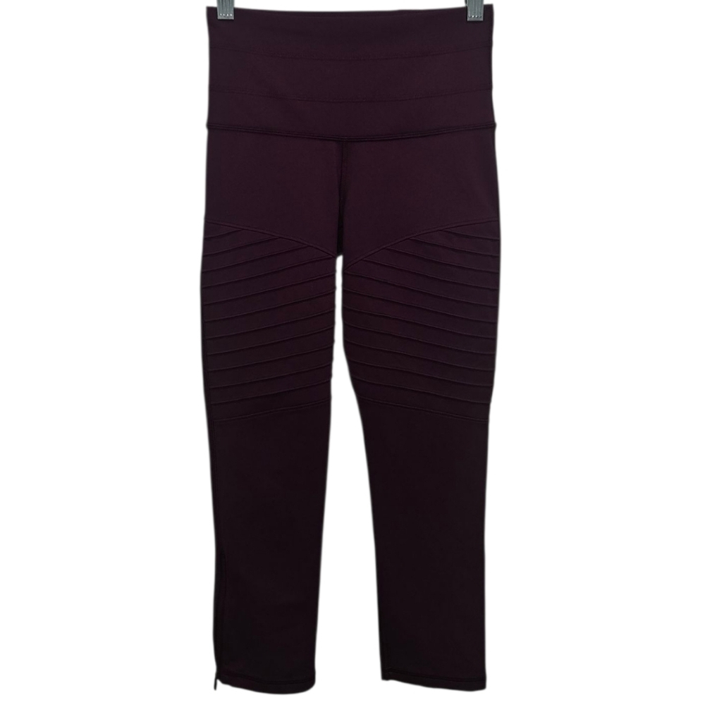 Lucy Ankle Zipper Capri Leggings